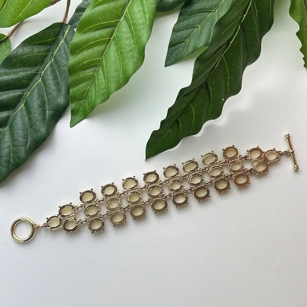 WHBM STONE TOGGLE BRACELET